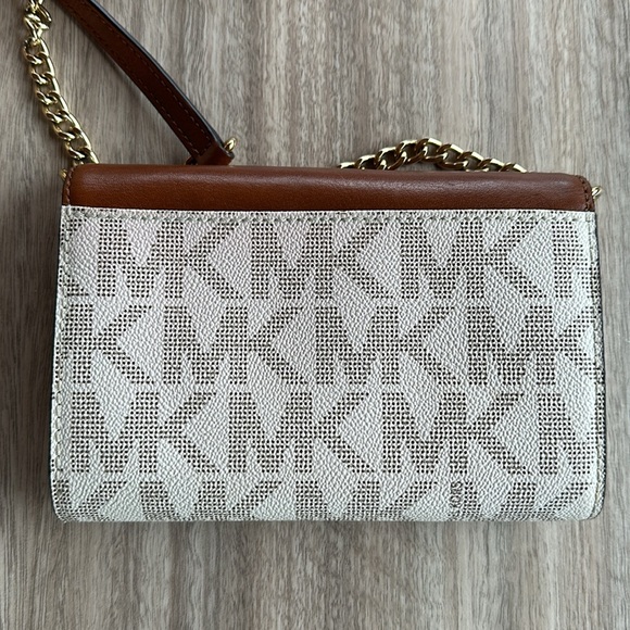 Michael Kors Hudson vanilla crossb - Picture 3 of 4